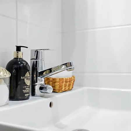 Luxhousing Апартаменты *